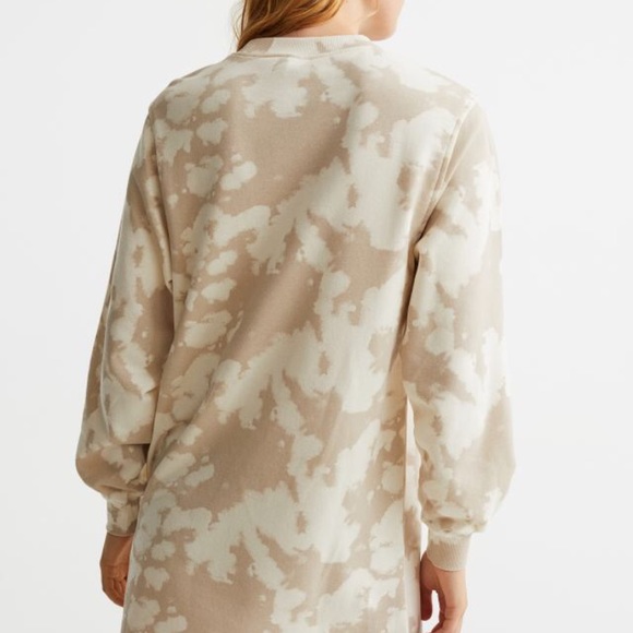 H&M • Adorable Sweatshirt Style ATLANTA Dress - Picture 4 of 16